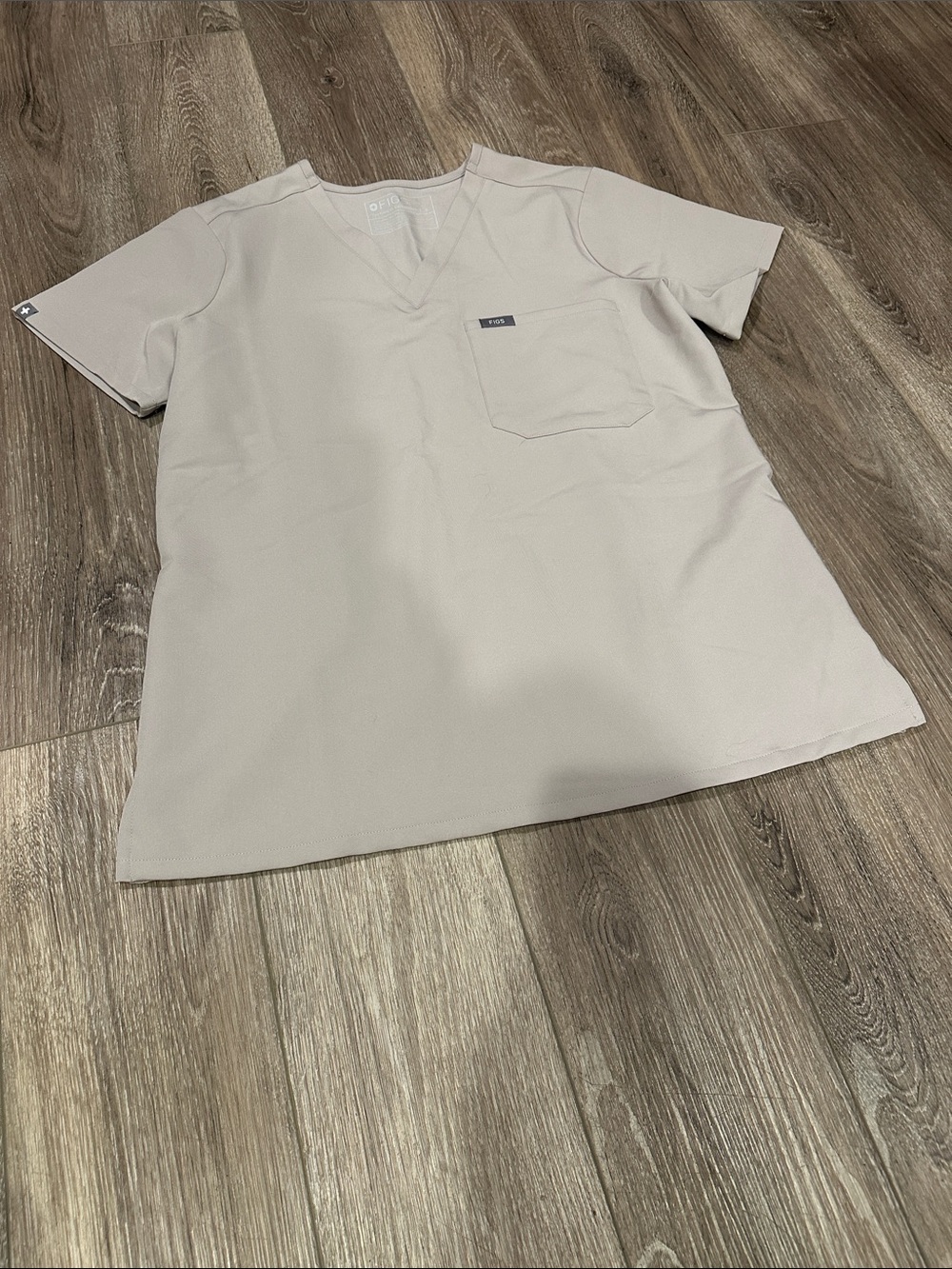Figs women’s  Short Sleeve V-Neck Scrub Top in Light Cream